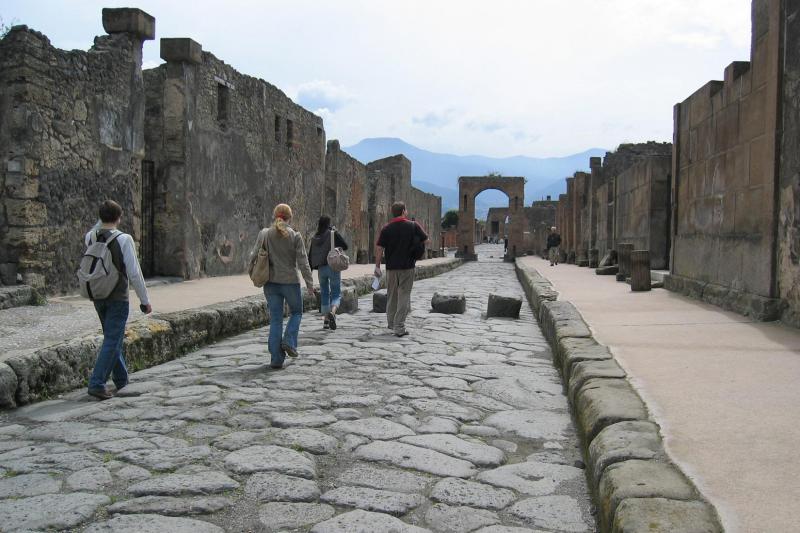 Skip the Line Pompeii Guided Walking Tour