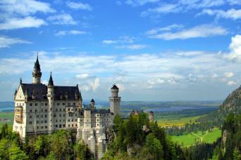 Neuschwanstein & Linderhof Royal  Castle and Oberammergau Tour from Munich – Skip-the-line