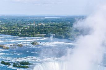 Niagara Falls Day Tour from Toronto with Boat Cruise