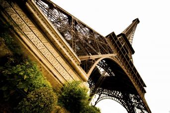 Skip the Line Eiffel Tower summit with audio guide and meal