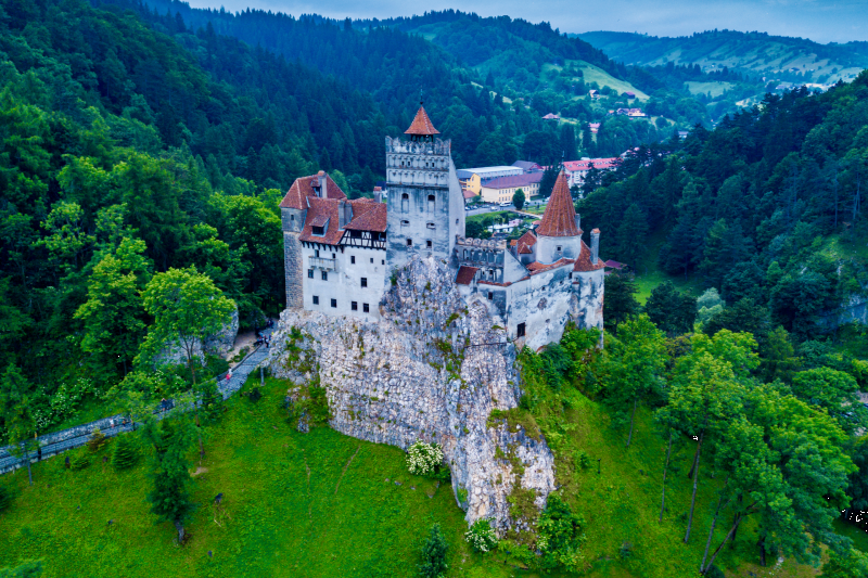 Dracula's Castle, Peles Castle and Brasov: Audio Guided Tour